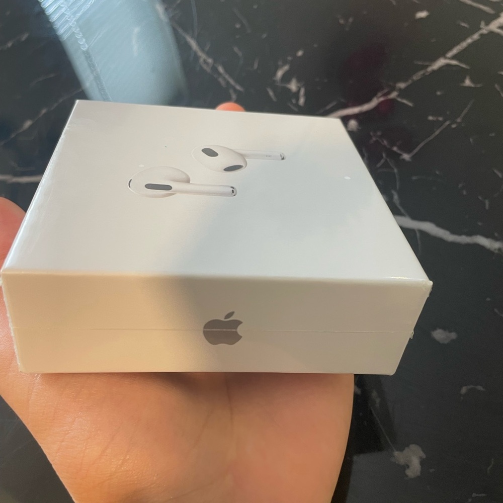 AirPod 3’s - Picture 2 of 6